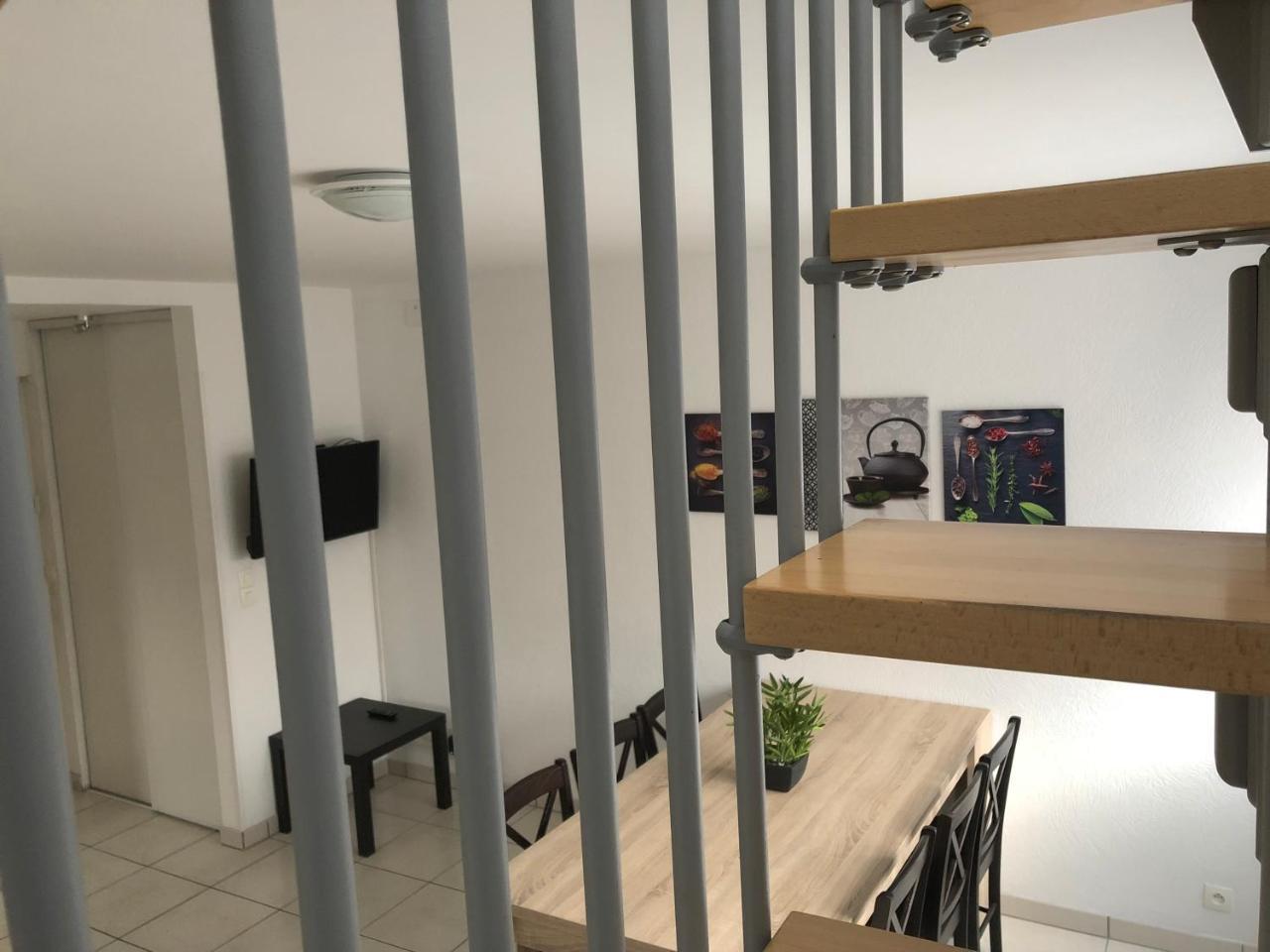 Studios Near Lycee Jean Mermoz Saint-Louis  Bagian luar foto